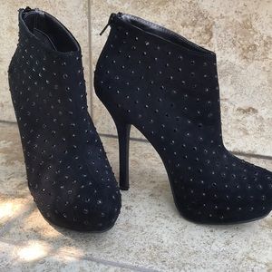 🌴🌴Forever 21 black ankle boots